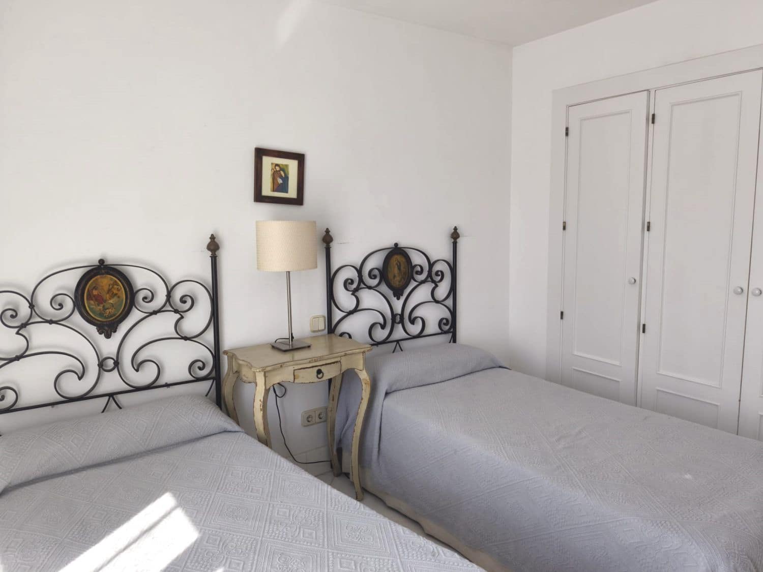 5 soveværelse Byhus til leje i Sotogrande med swimmingpool - € 3.000 (Ref: 9947407)