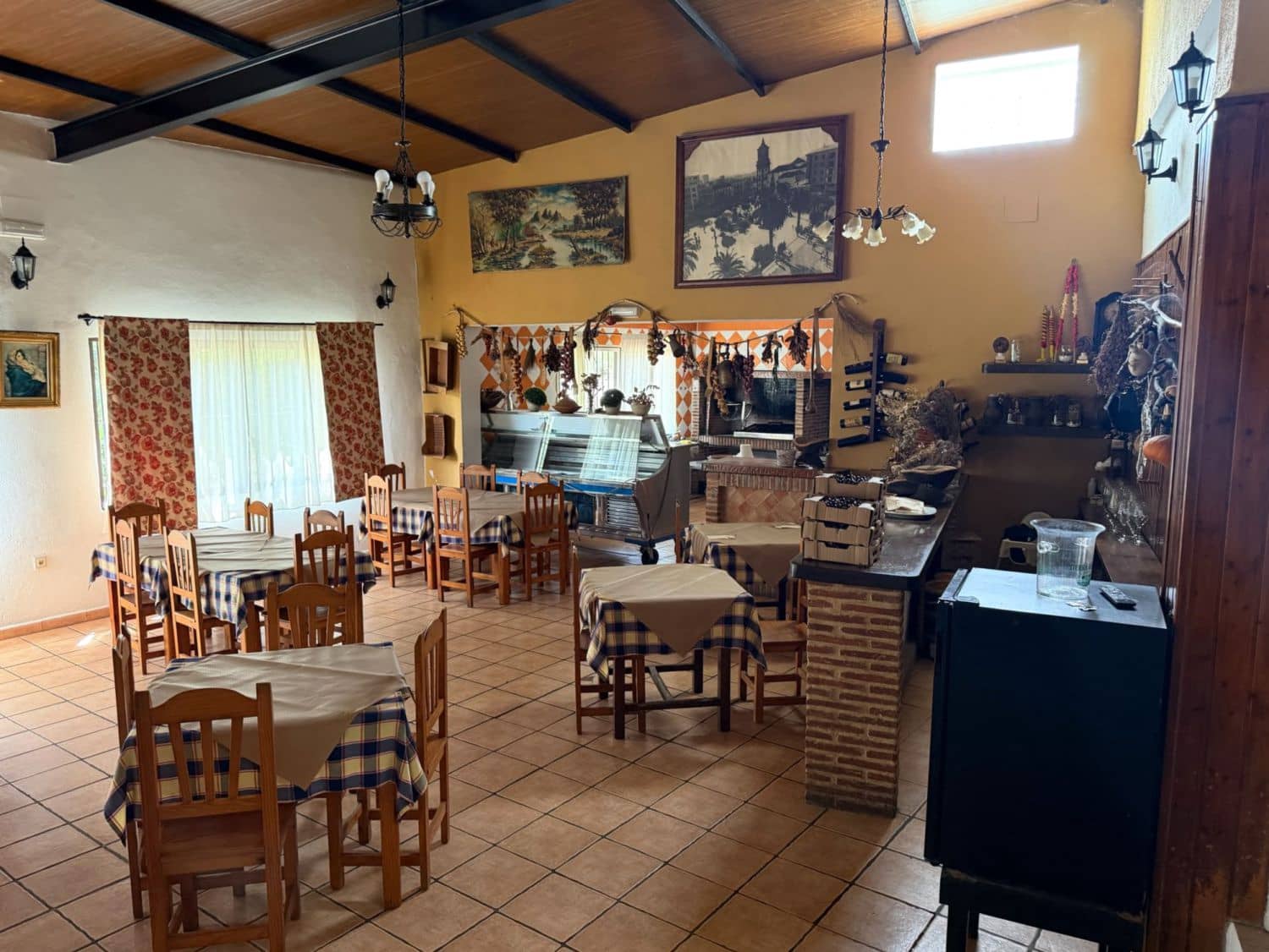 Ravintola/baari myytävänä paikassa San Pablo de Buceite - 1 575 000 € (Ref: 9949343)