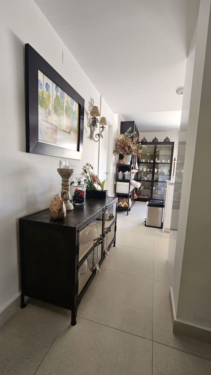 3 bedroom Apartment for rent in Sotogrande with pool - € 3,800 (Ref: 9957586)