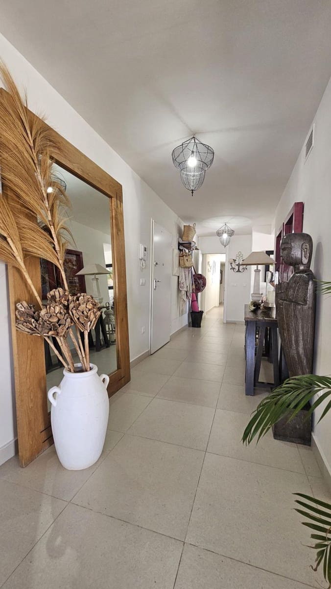 3 bedroom Apartment for rent in Sotogrande with pool - € 3,800 (Ref: 9957586)
