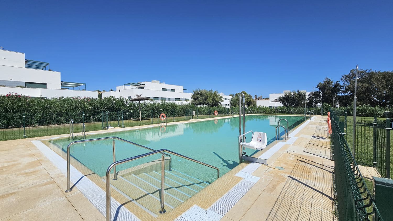 3 bedroom Apartment for rent in Sotogrande with pool - € 3,800 (Ref: 9957586)