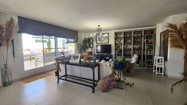 3 bedroom Apartment for rent in Sotogrande, San Roque with pool - € 3,800 (Ref: 9957586)