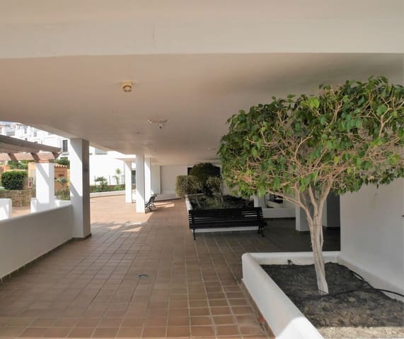 2 Zimmer Apartment zu vermieten in La Alcaidesa mit Garage - 1.500 € (Ref: 9972961)