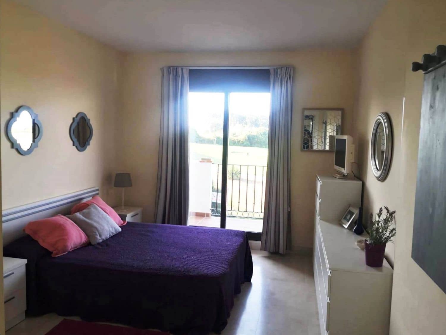 2 bedroom Apartment for rent in La Alcaidesa with garage - € 1,500 (Ref: 9972961)