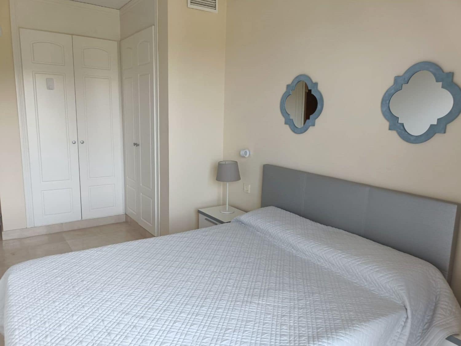 Appartement de 2 chambres à louer à La Alcaidesa avec garage - 1 500 € (Ref: 9972961)