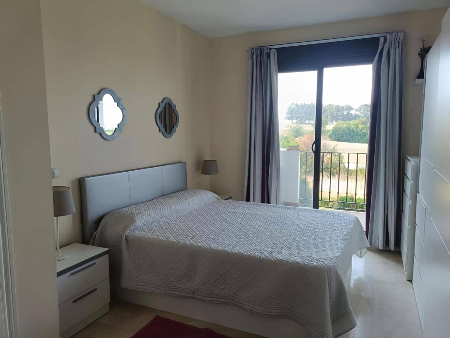 Appartement de 2 chambres à louer à La Alcaidesa avec garage - 1 500 € (Ref: 9972961)