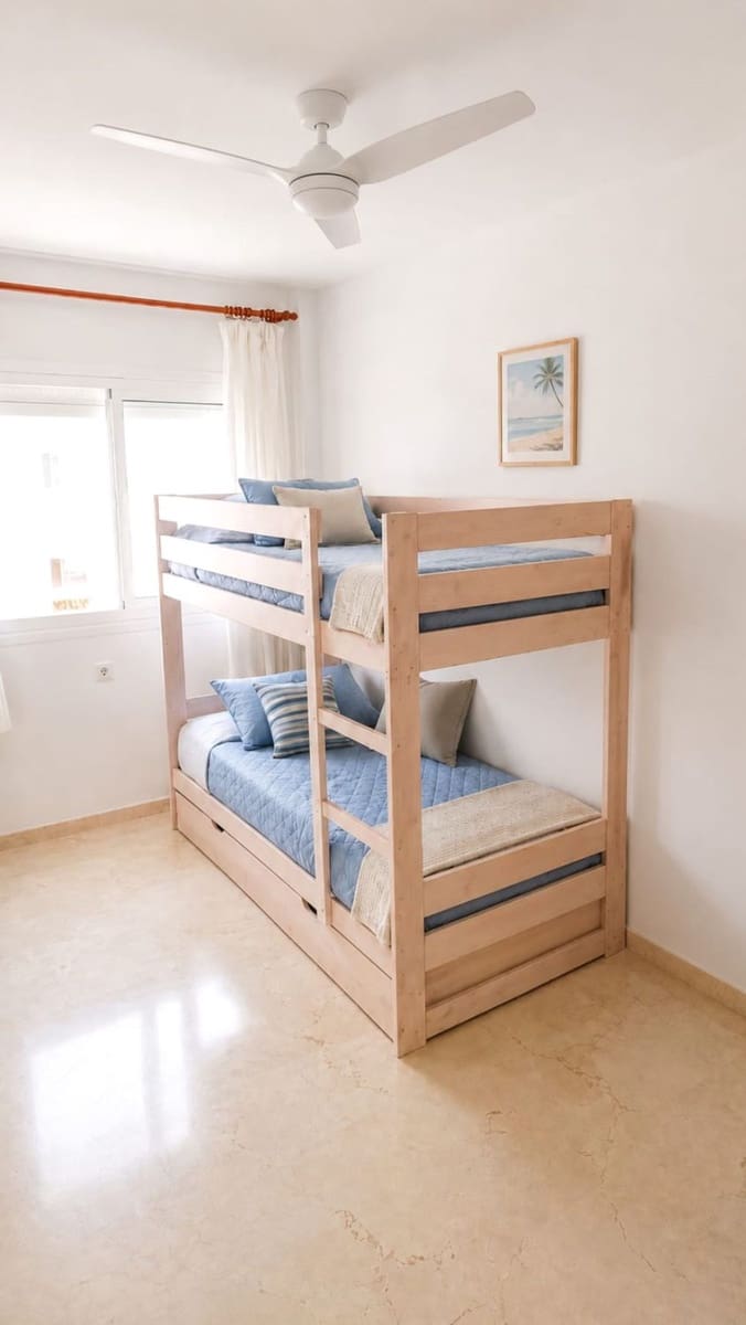 2 bedroom Apartment for rent in Torreguadiaro with pool - € 1,500 (Ref: 9974949)