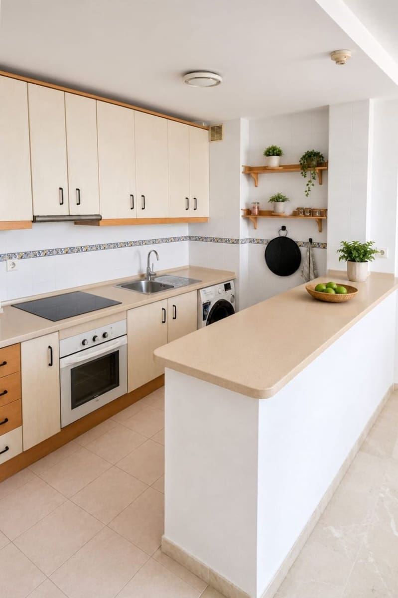 2 bedroom Apartment for rent in Torreguadiaro with pool - € 1,500 (Ref: 9974949)