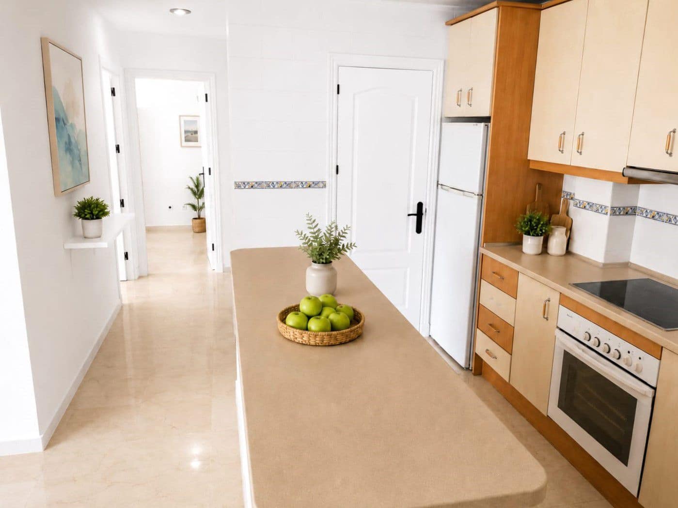 2 bedroom Apartment for rent in Torreguadiaro with pool - € 1,500 (Ref: 9974949)