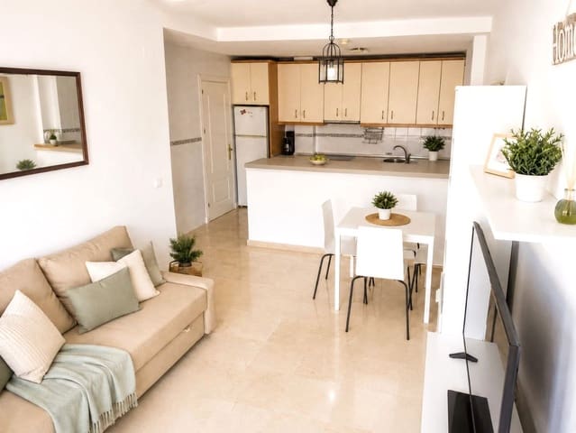 2 soveværelse Lejlighed til leje i Torreguadiaro, San Roque med swimmingpool - € 1.500 (Ref: 9974949)