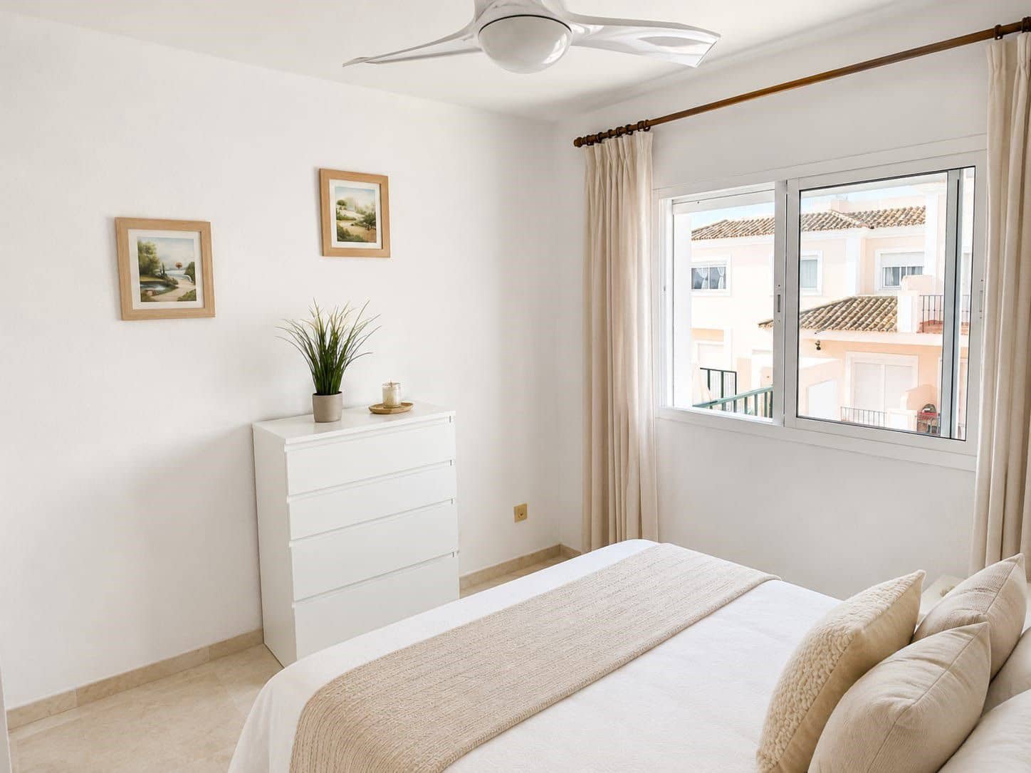 2 bedroom Apartment for rent in Torreguadiaro with pool - € 1,500 (Ref: 9974949)
