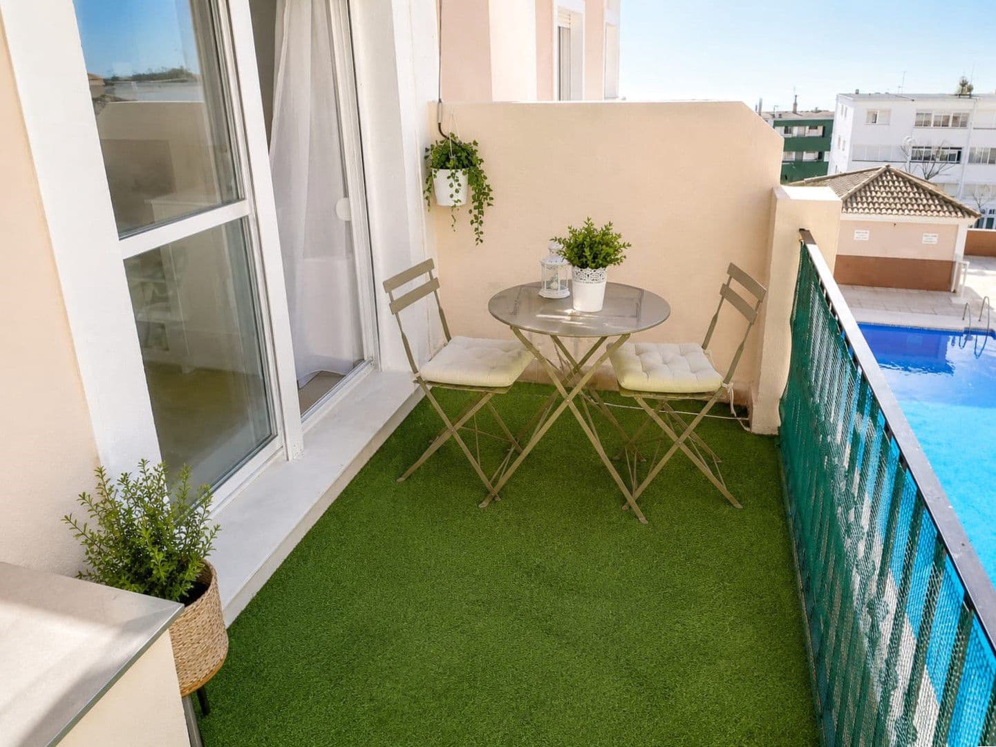 2 bedroom Apartment for rent in Torreguadiaro with pool - € 1,500 (Ref: 9974949)
