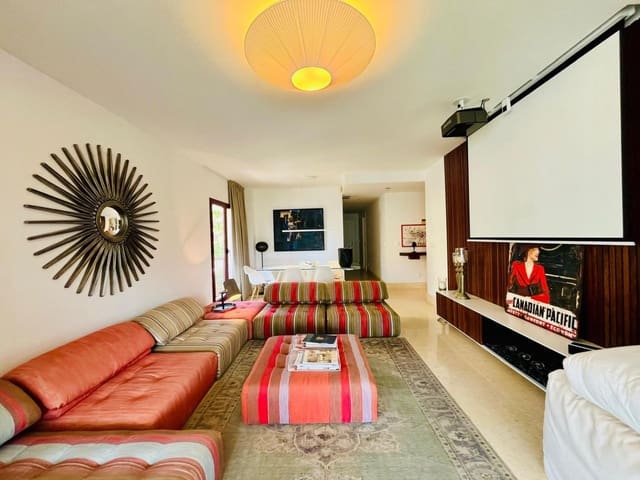 2 soverom Leilighet til leie i Sotogrande, San Roque med svømmebasseng garasje - € 2 200 (Ref: 9978459)