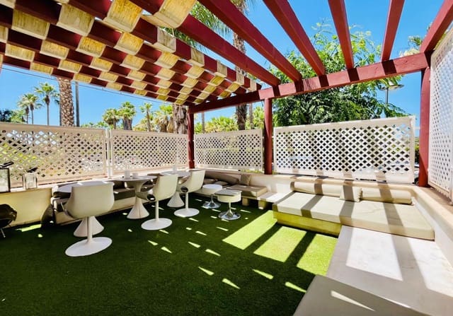 2 soverom Leilighet til leie i Sotogrande, San Roque med svømmebasseng garasje - € 2 200 (Ref: 9978459)