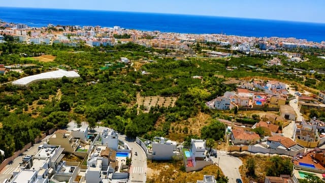 Działka budowlana na sprzedaż w Avda Pescia - Ctra de Frigiliana, Nerja - 70 000 € (Ref: 10004758)