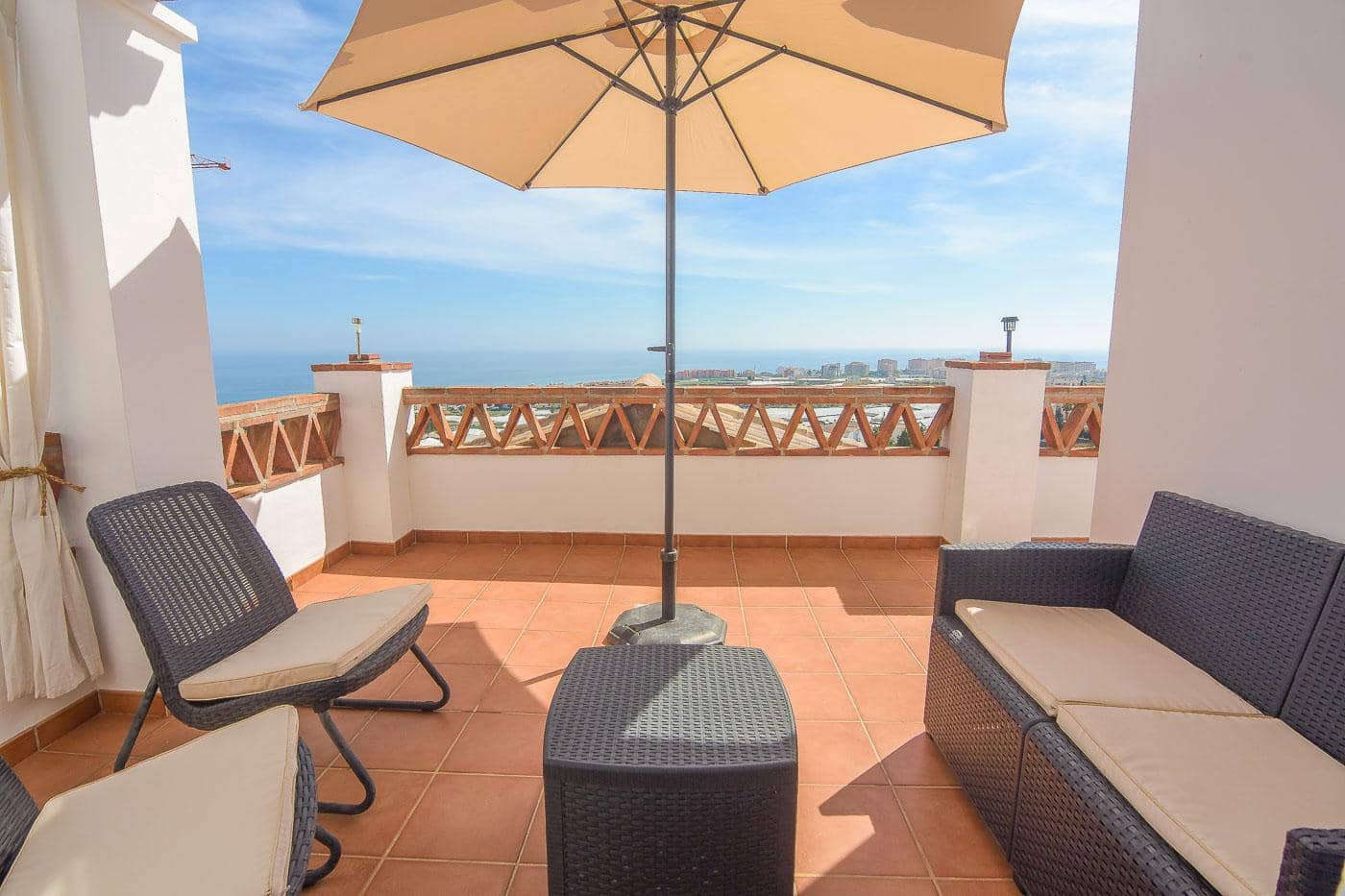 Willa do wynajęcia w Torrox Park z basenem garażem - 1 550 € (Ref: 10062937)