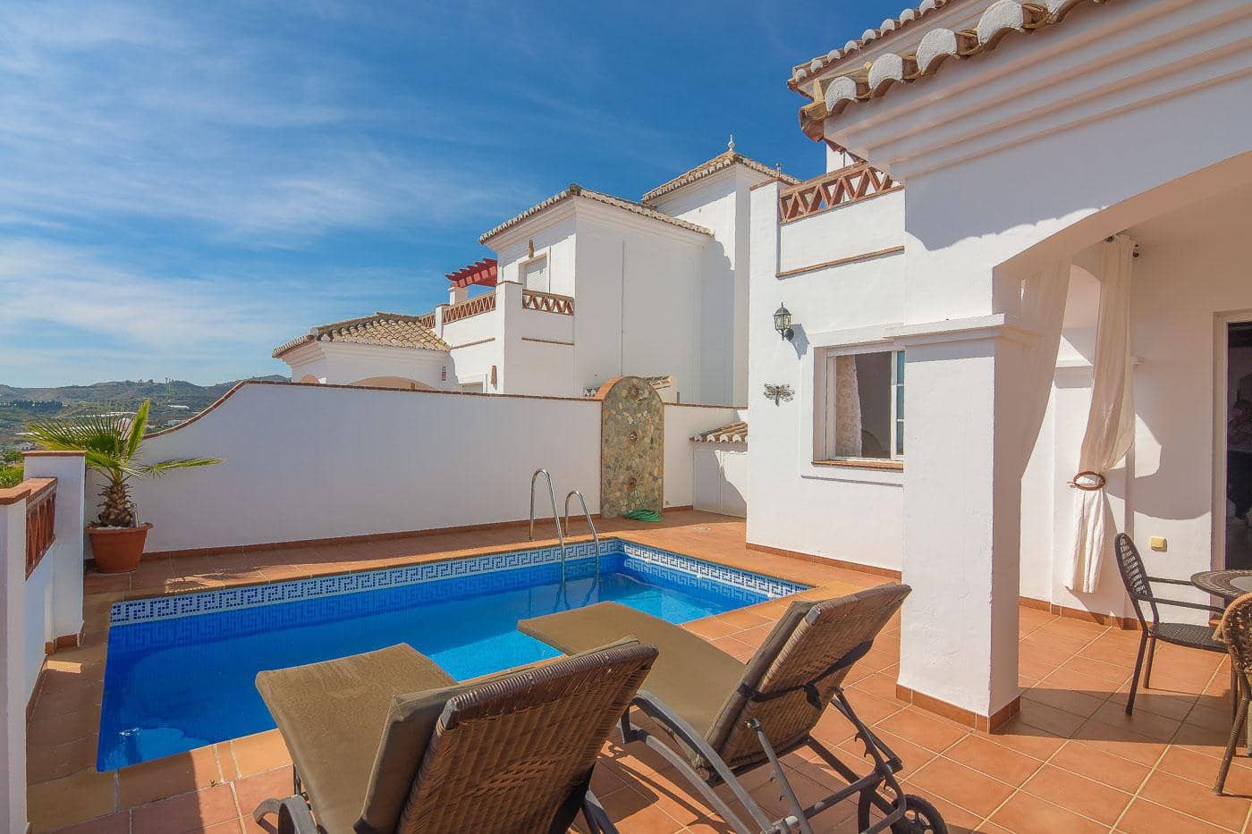 Willa do wynajęcia w Torrox Park z basenem garażem - 1 550 € (Ref: 10062937)