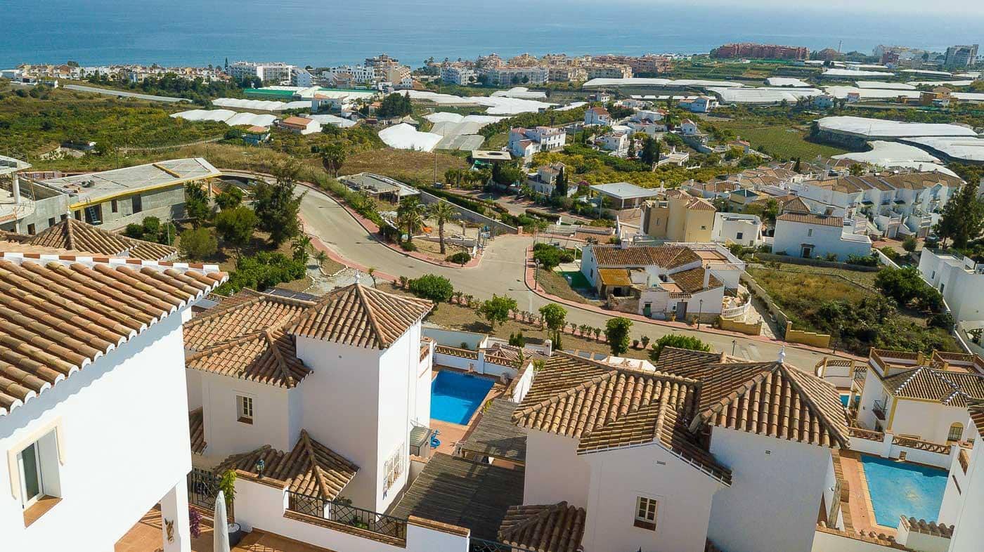 Willa do wynajęcia w Torrox Park z basenem garażem - 1 550 € (Ref: 10062937)