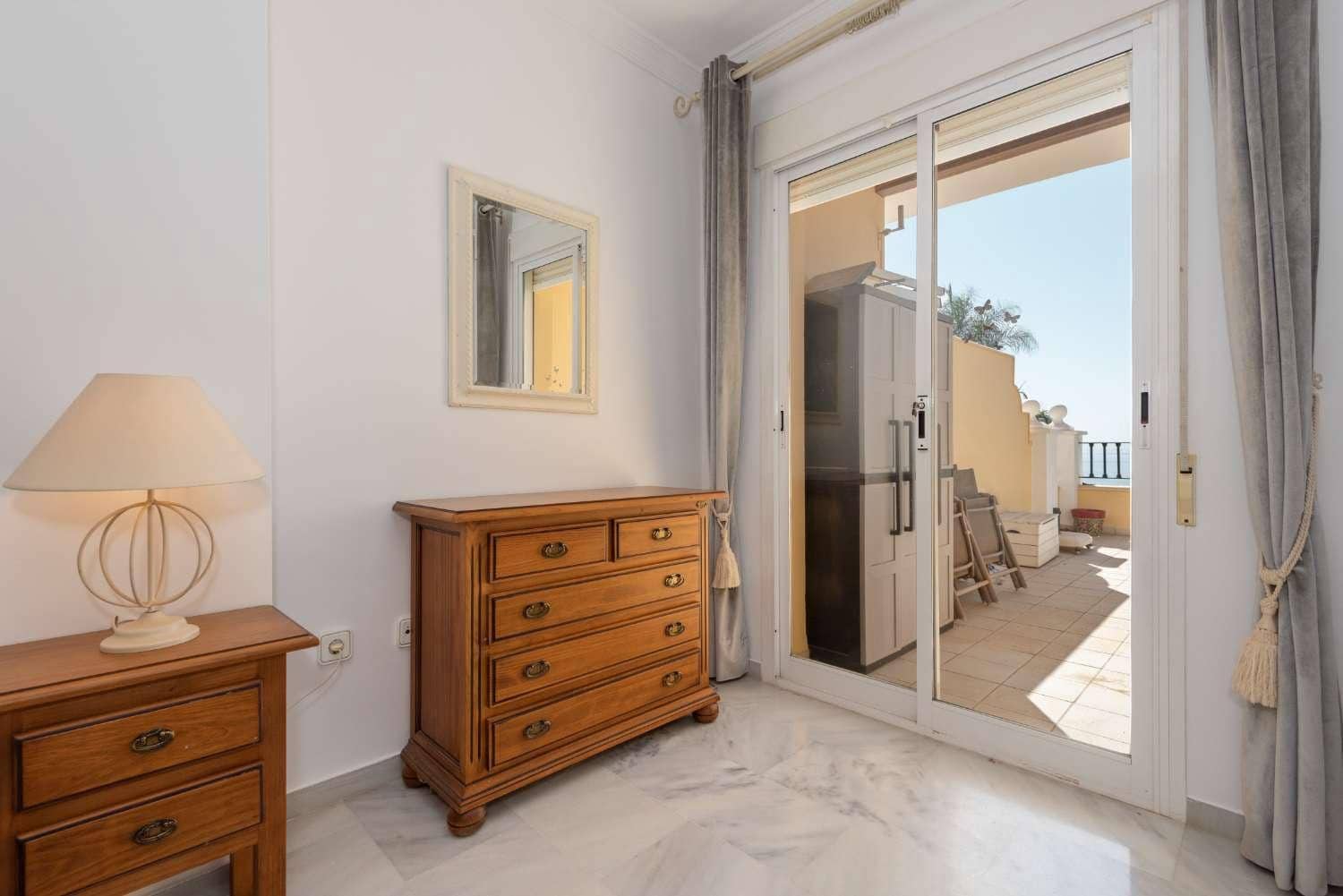 2 soverom Leilighet til salgs i Nerja med svømmebasseng garasje - € 405 000 (Ref: 10065209)