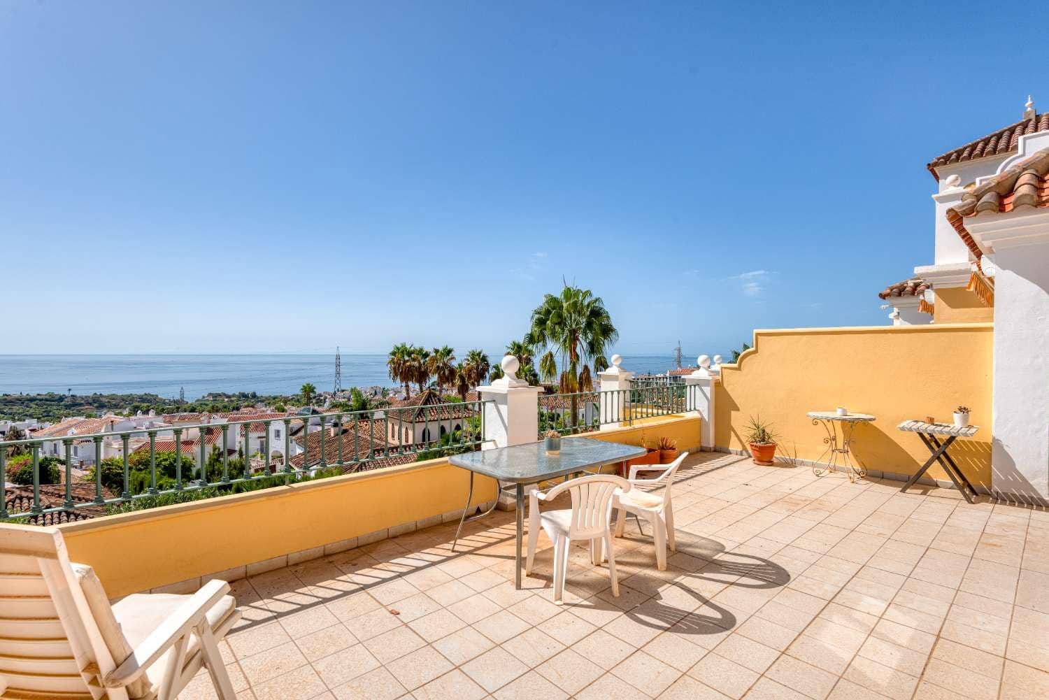 2 soverom Leilighet til salgs i Nerja med svømmebasseng garasje - € 405 000 (Ref: 10065209)