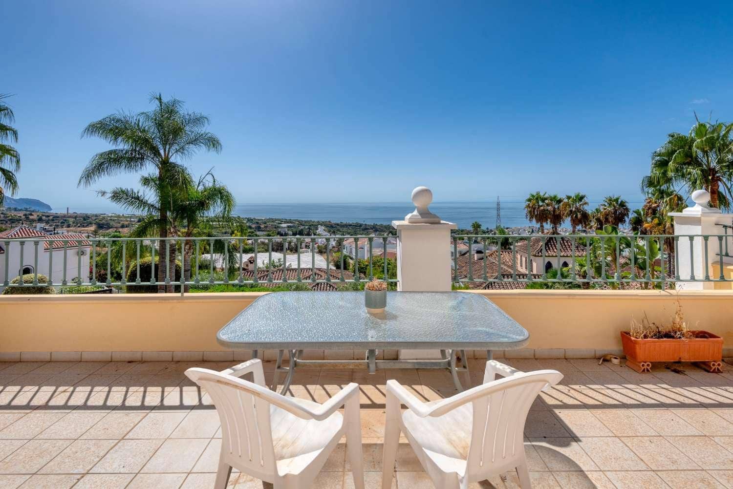 2 soverom Leilighet til salgs i Nerja med svømmebasseng garasje - € 405 000 (Ref: 10065209)
