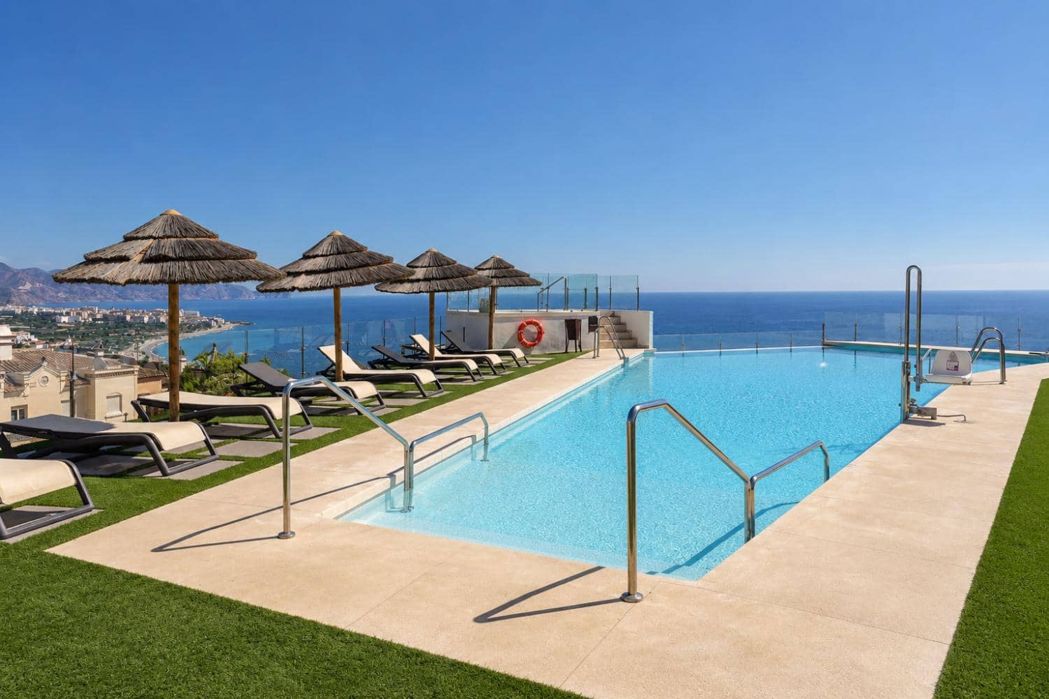 3 bedroom Apartment for sale in Nerja with pool - € 1,199,000 (Ref: 10101395)