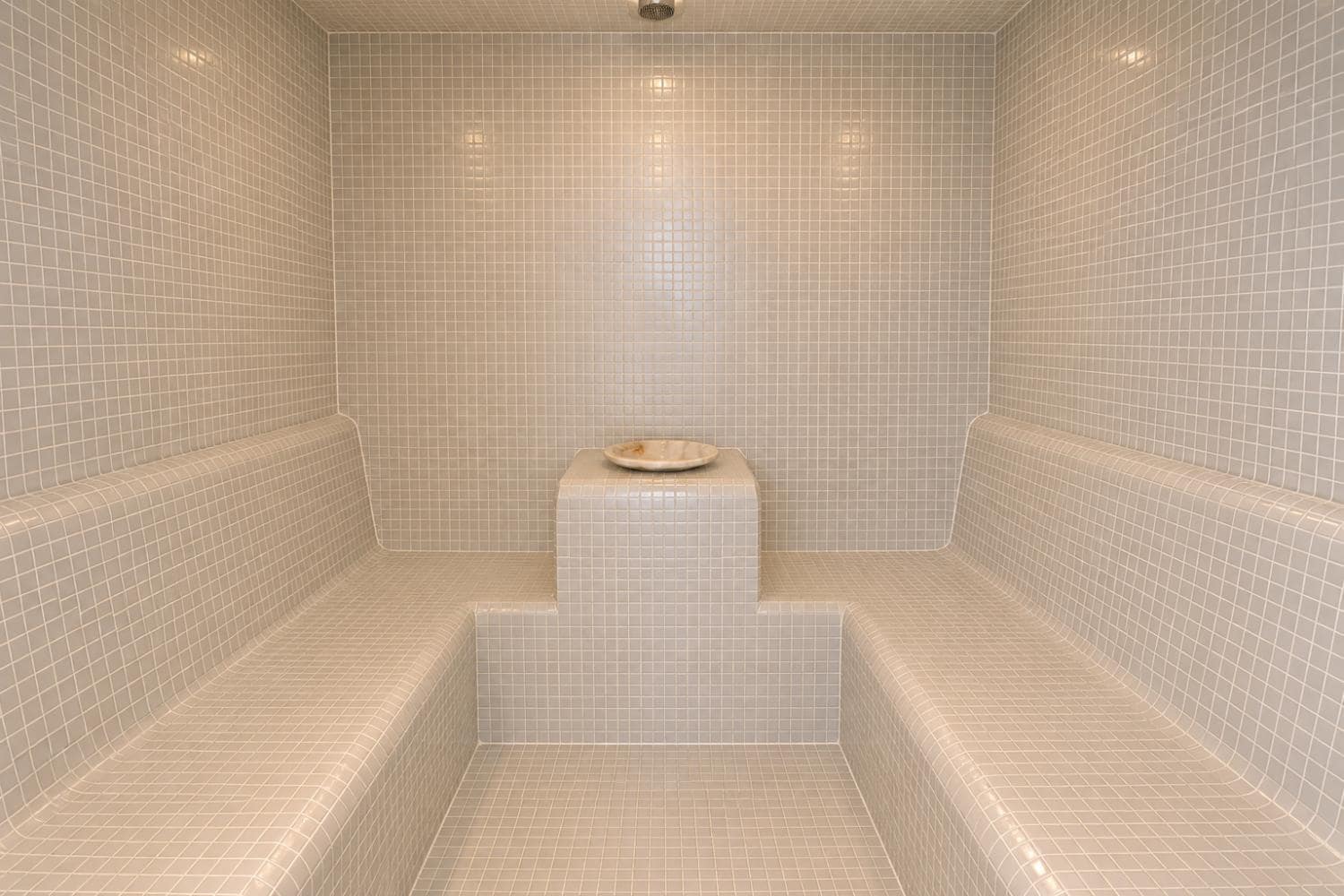 3 bedroom Apartment for sale in Nerja with pool - € 1,199,000 (Ref: 10101395)