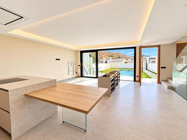 3 Zimmer Villa zu verkaufen in Nerja mit Pool Garage - 777.000 € (Ref: 10184133)