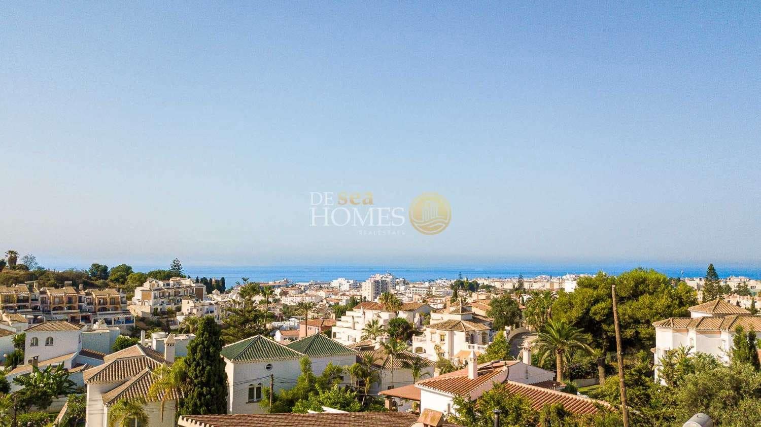 2 bedroom Flat for sale in Burriana, Nerja with pool garage € 201,000