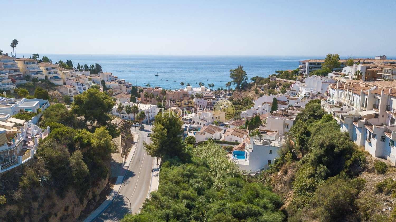 4 soveværelse Villa til salg i Nerja med swimmingpool garage - € 800.000 (Ref: 7401624)