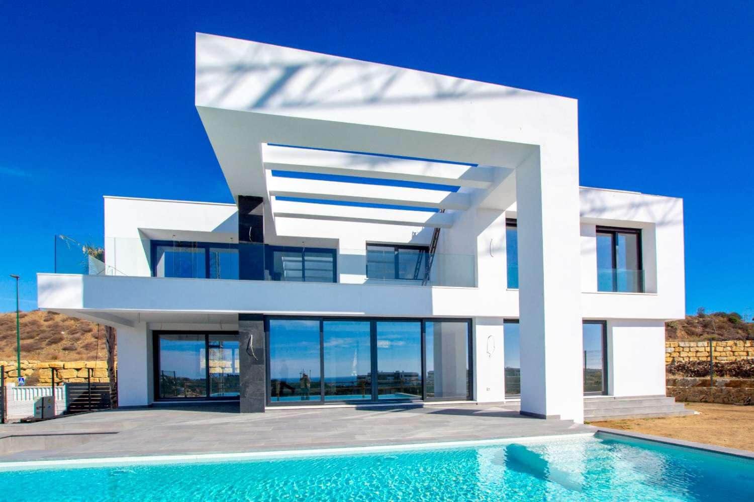 4 slaapkamer Villa te koop in Malaga stad met zwembad - € 1.425.000 (Ref: 7973265)