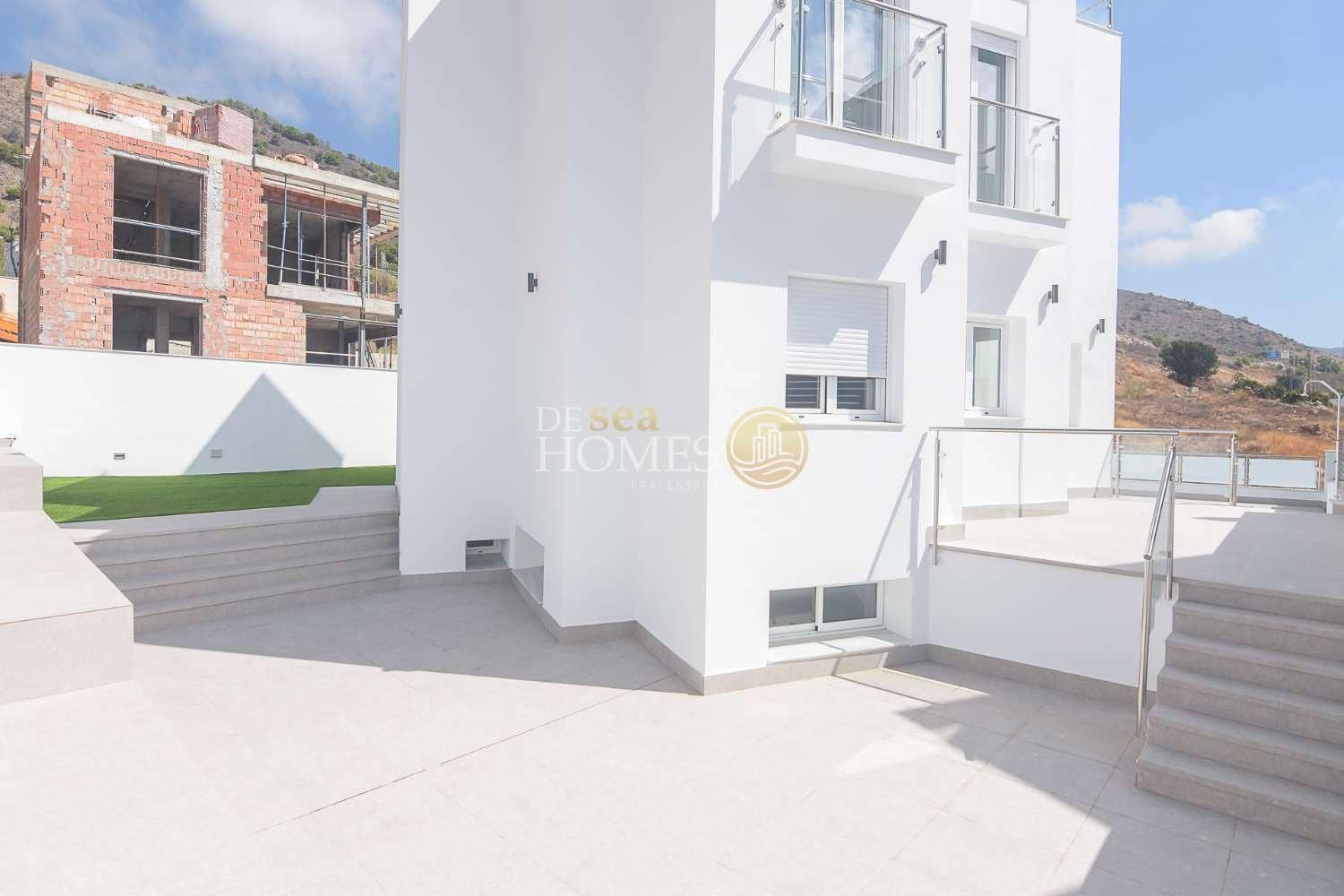 4 slaapkamer Villa te koop in Nerja met zwembad garage - € 865.000 (Ref: 8560035)