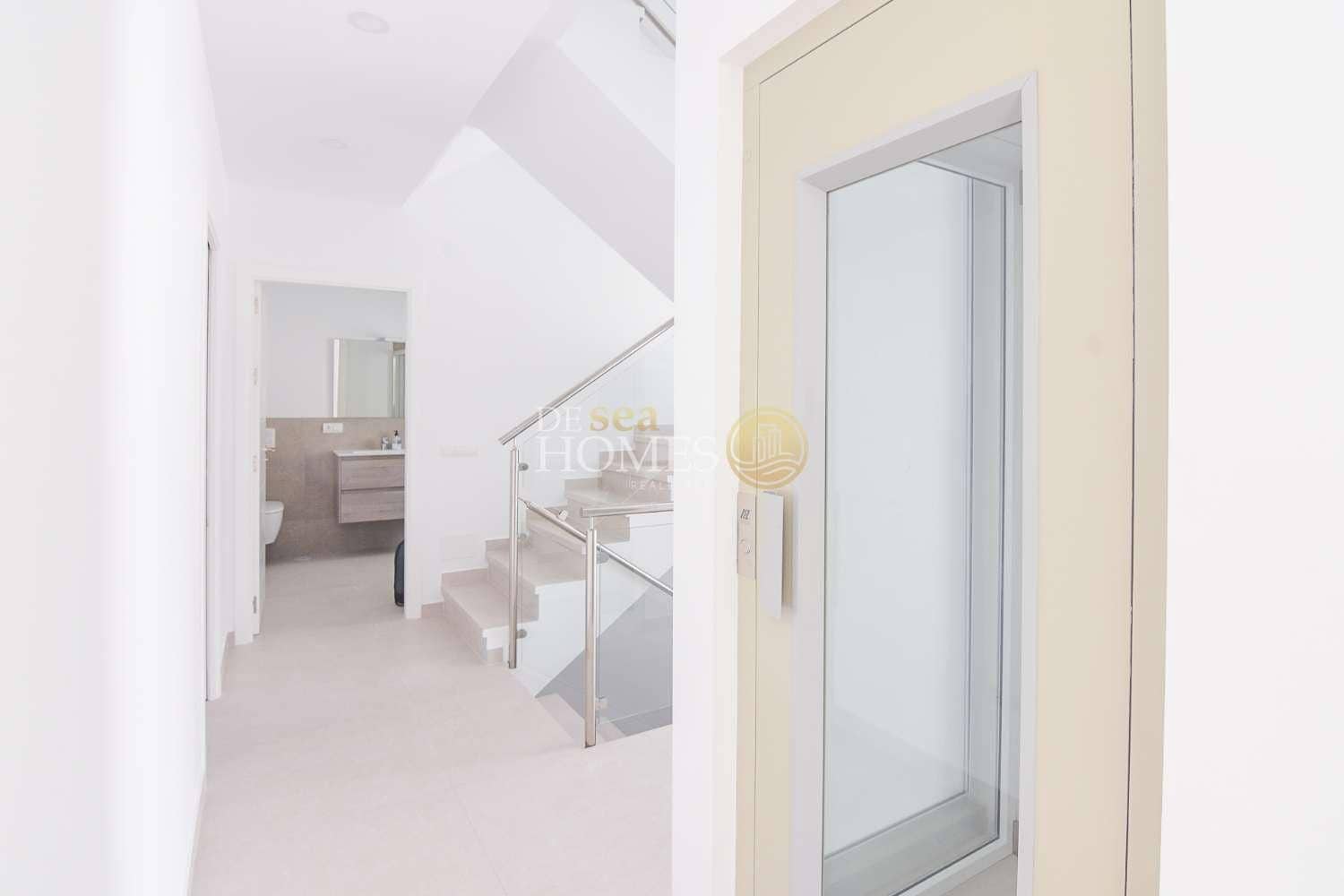 4 slaapkamer Villa te koop in Nerja met zwembad garage - € 865.000 (Ref: 8560035)