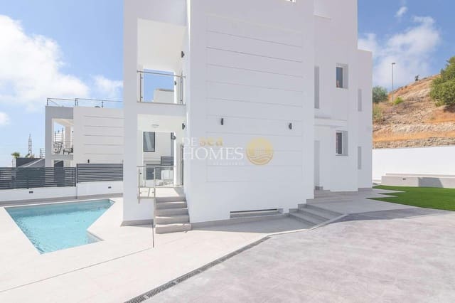 4 chambre Villa/Maison à vendre à Nerja avec piscine garage - 865 000 € (Ref: 8560035)