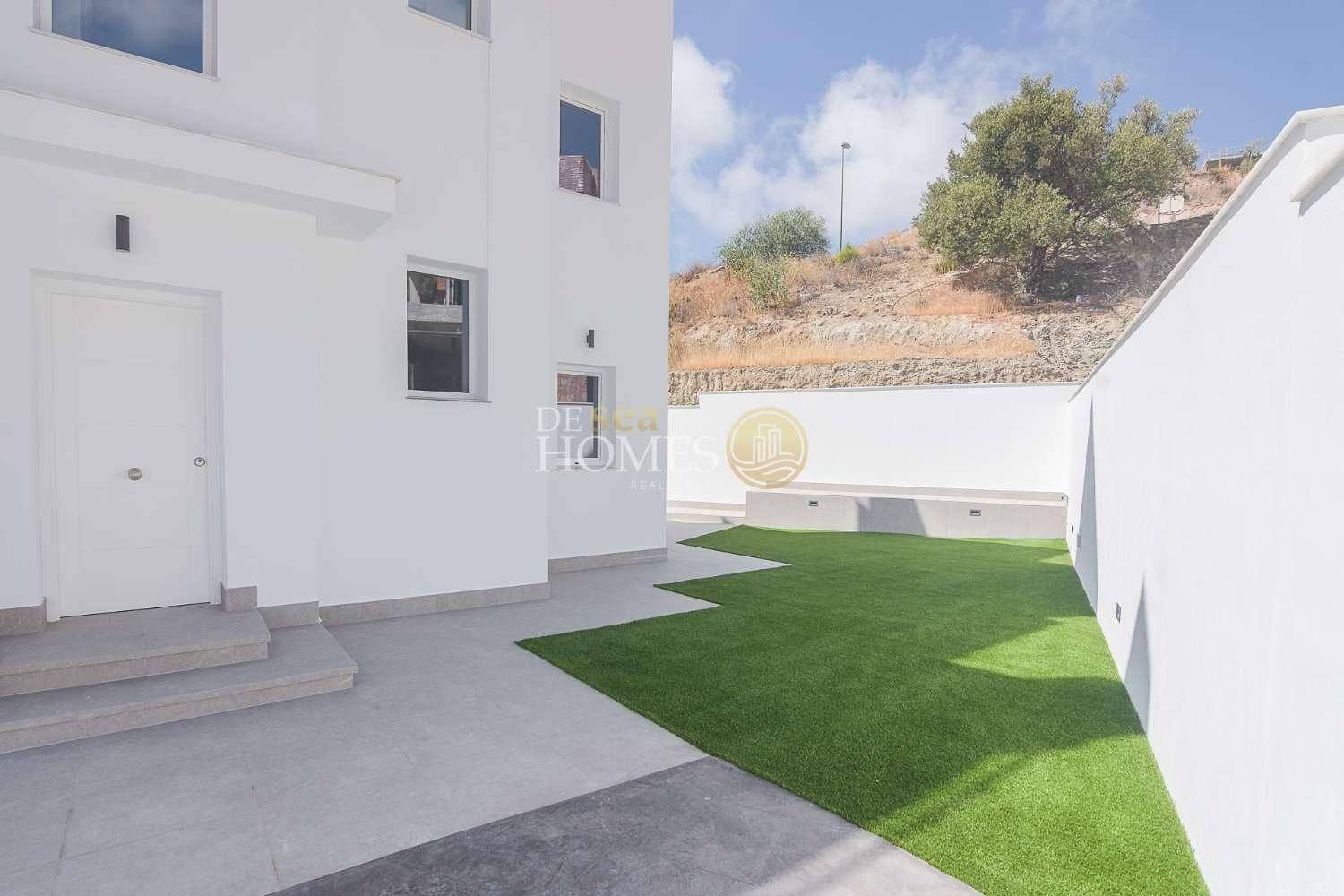 4 slaapkamer Villa te koop in Nerja met zwembad garage - € 865.000 (Ref: 8560035)
