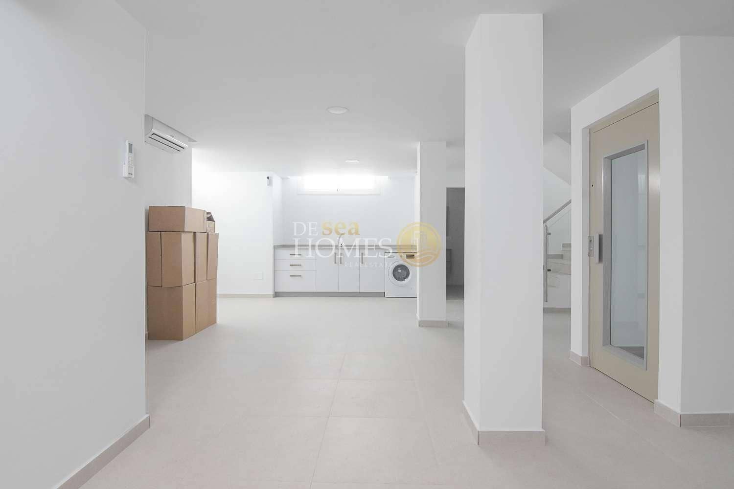 4 slaapkamer Villa te koop in Nerja met zwembad garage - € 865.000 (Ref: 8560035)