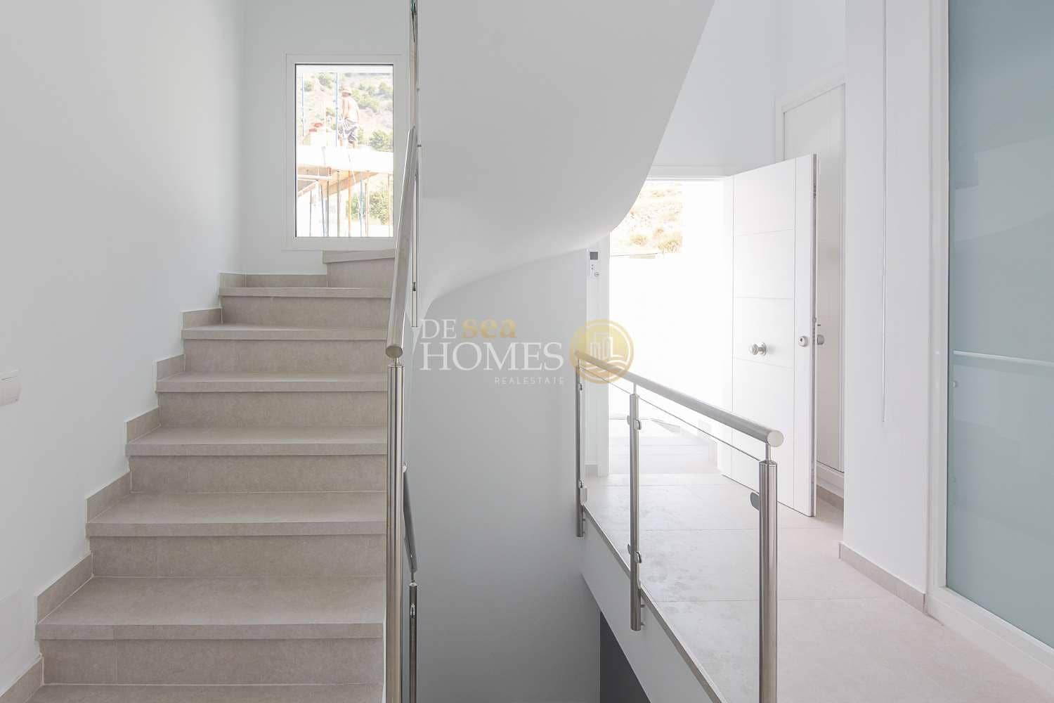 4 slaapkamer Villa te koop in Nerja met zwembad garage - € 865.000 (Ref: 8560035)