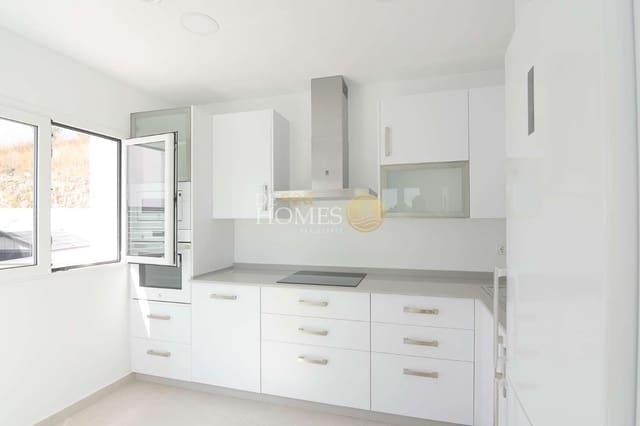 4 chambre Villa/Maison à vendre à Nerja avec piscine garage - 865 000 € (Ref: 8560035)