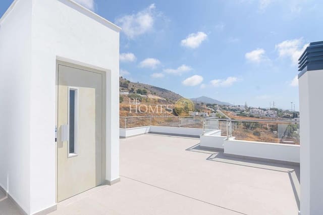 4 chambre Villa/Maison à vendre à Nerja avec piscine garage - 865 000 € (Ref: 8560035)