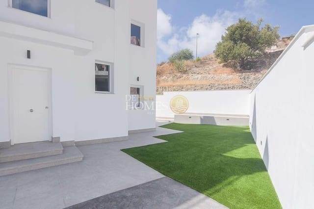 4 chambre Villa/Maison à vendre à Nerja avec piscine garage - 865 000 € (Ref: 8560035)