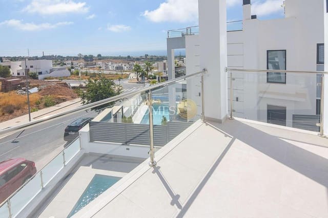 4 chambre Villa/Maison à vendre à Nerja avec piscine garage - 865 000 € (Ref: 8560035)