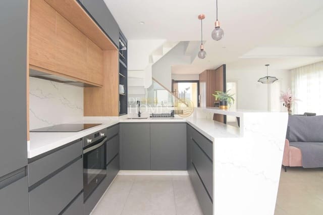 3 slaapkamer Villa te huur in Avda Pescia - Ctra de Frigiliana, Nerja met zwembad - € 2.400 (Ref: 8588976)