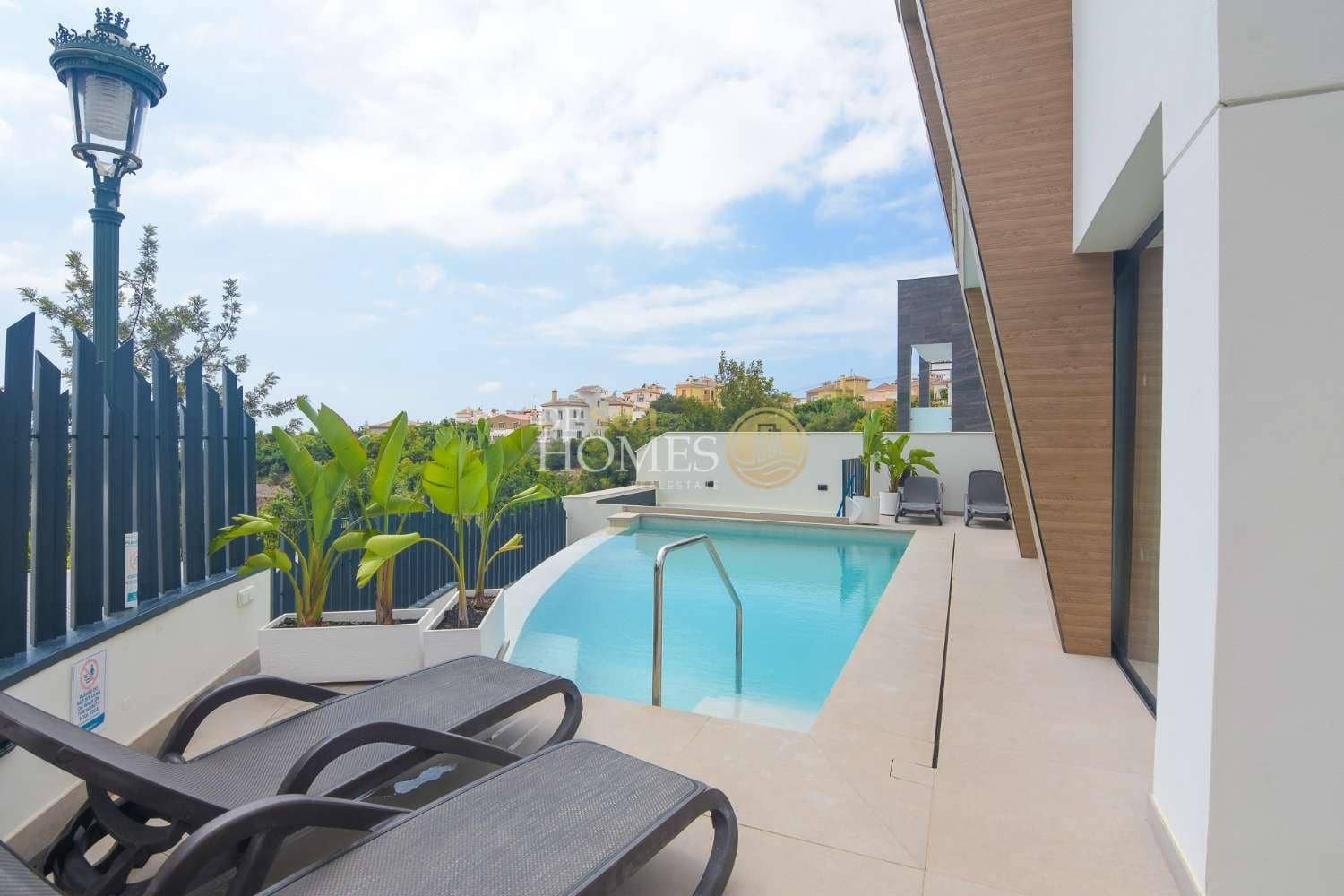 3 soveværelse Villa til leje i Nerja med swimmingpool - € 2.400 (Ref: 8588976)