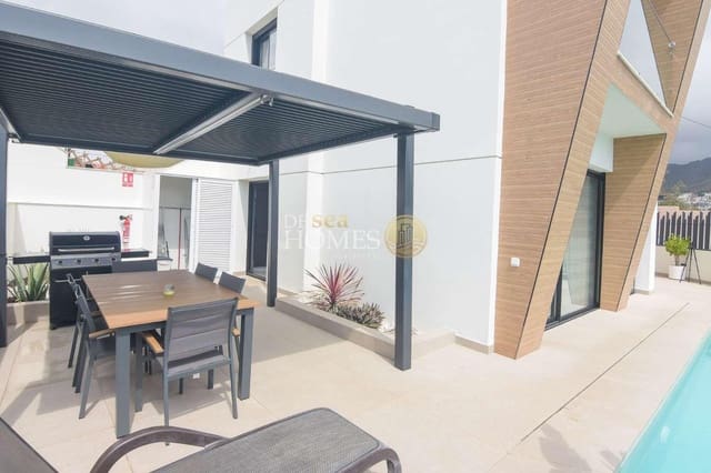 3 slaapkamer Villa te huur in Avda Pescia - Ctra de Frigiliana, Nerja met zwembad - € 2.400 (Ref: 8588976)