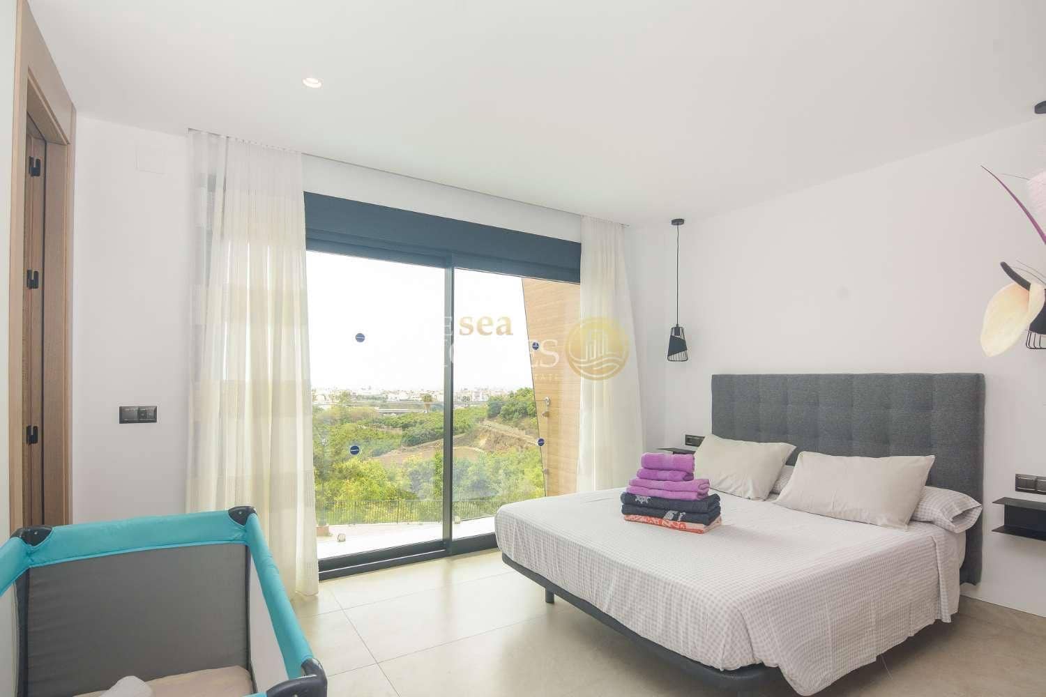 3 soveværelse Villa til leje i Nerja med swimmingpool - € 2.400 (Ref: 8588976)