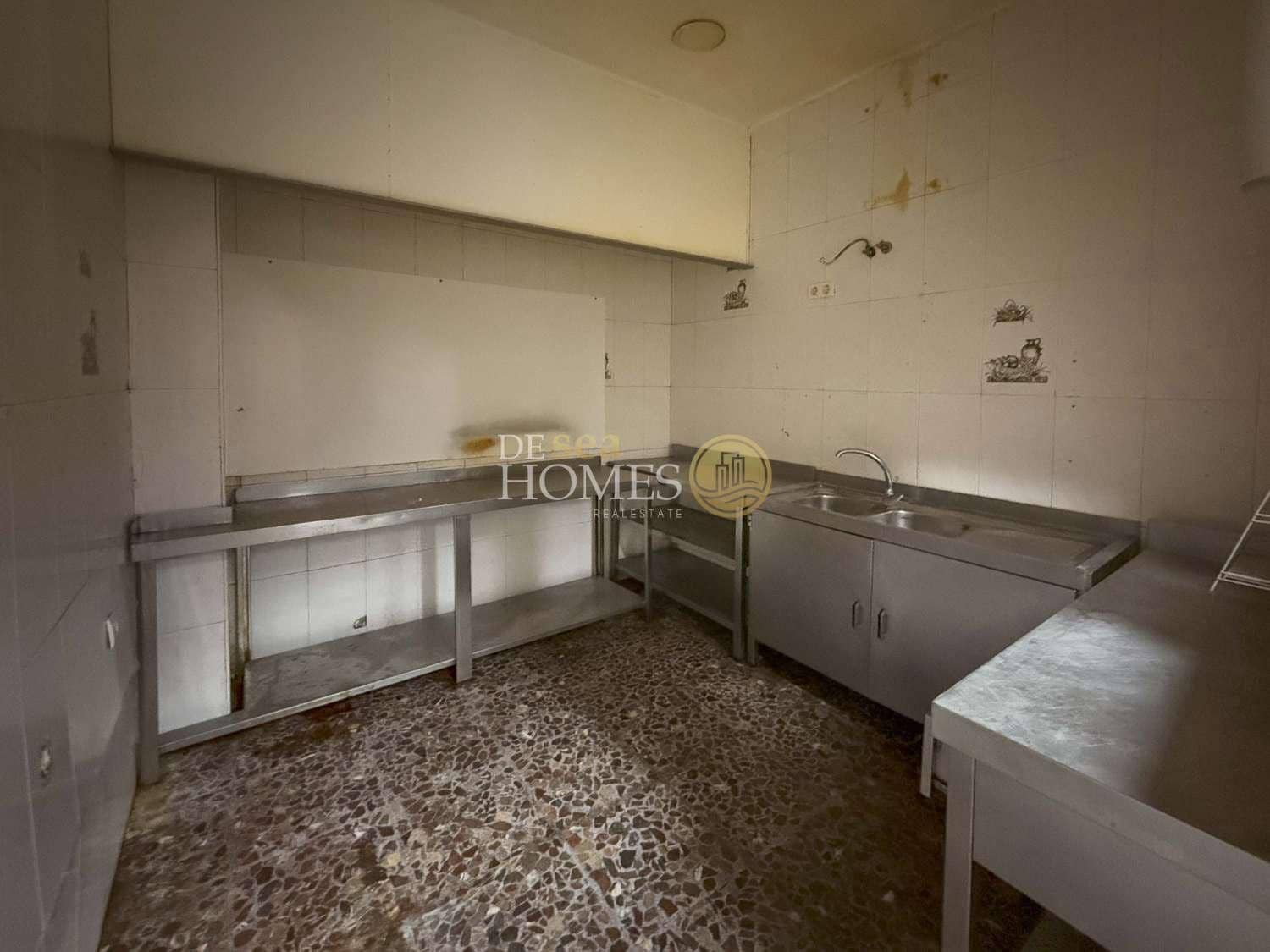 4 soveværelse Erhverv til salg i Nerja - € 985.000 (Ref: 8670340)