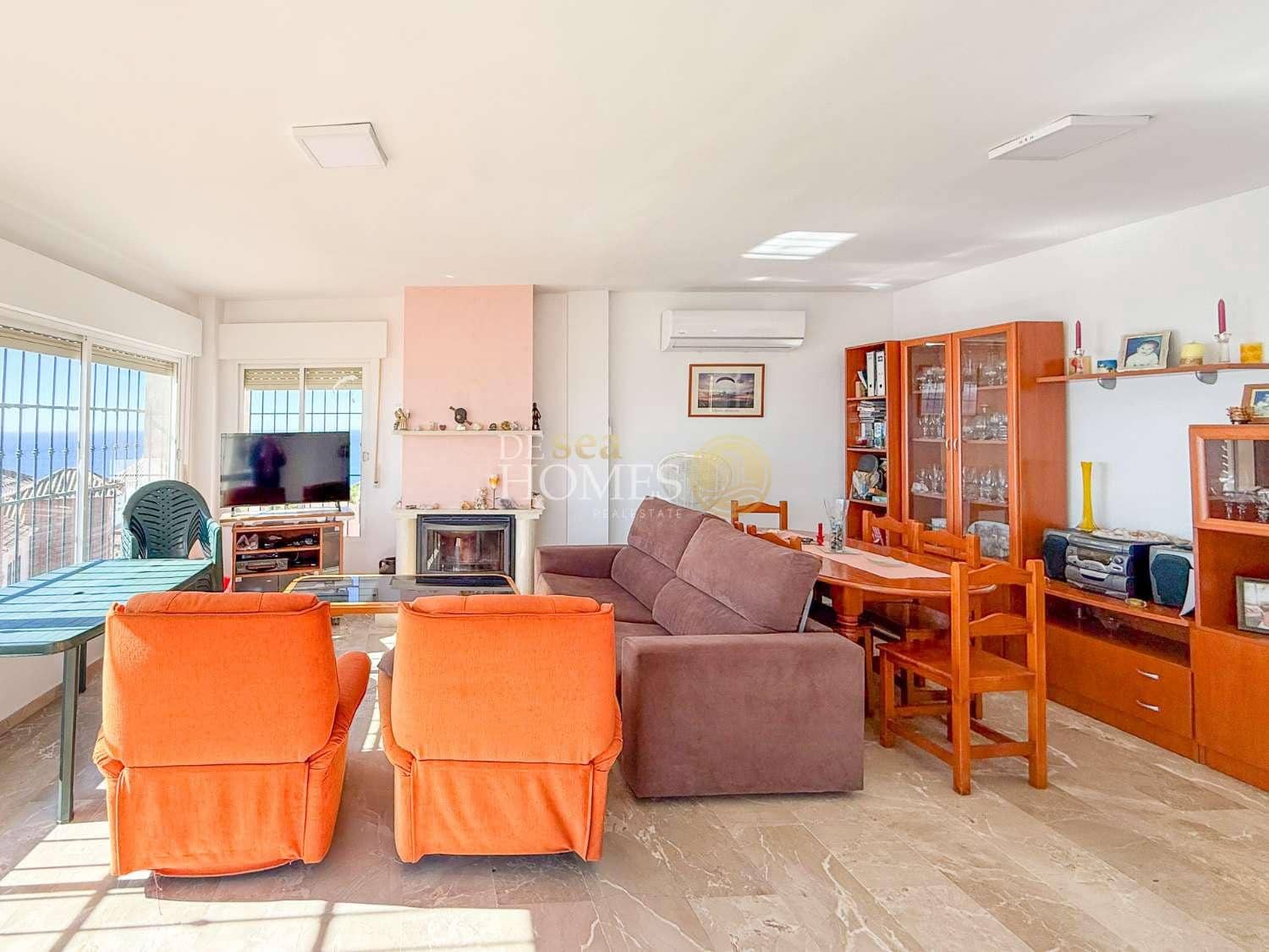 2 bedroom Apartment for sale in Nerja with garage - € 339,000 (Ref: 8802148)