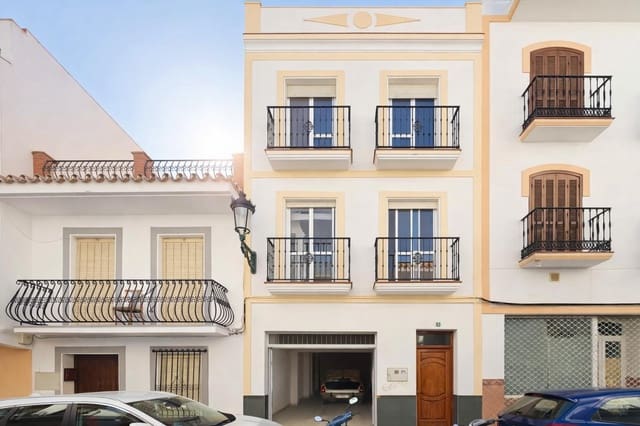 3 bedroom Townhouse for sale in Centro, Nerja - € 629,000 (Ref: 8825136)