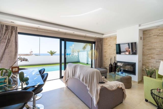 5 Zimmer Villa zu verkaufen in Nerja mit Pool - 675.000 € (Ref: 8884268)