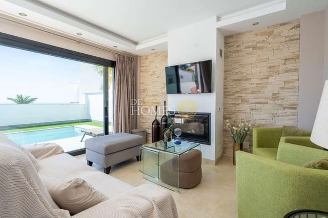 5 Zimmer Villa zu verkaufen in Nerja mit Pool - 675.000 € (Ref: 8884268)